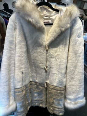 ALIA White Faux Fur Hooded Coat XL